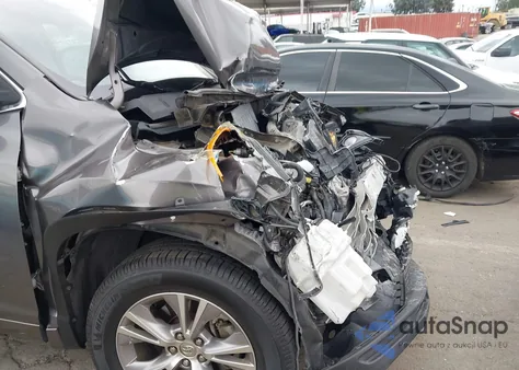 2014 Toyota Highlander Xle z USA, uszkodzony, nr VIN 5TDKKRFH5ES030328